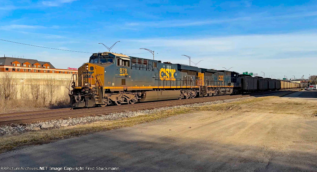 CSX 878 leads C035, no DPU.